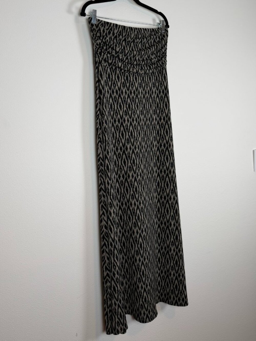 Banana Republic Black Taupe Ikat Print Ruched Maxi Skirt Size Medium